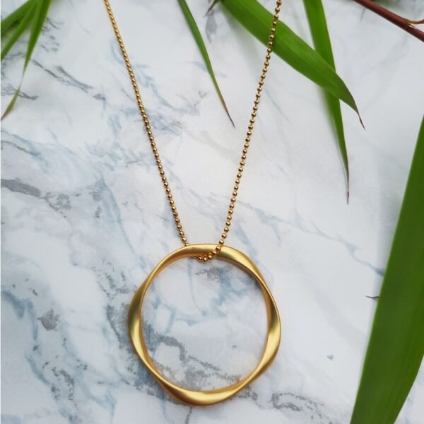 Hoop necklace