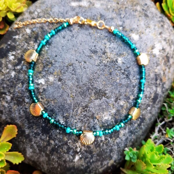 Aqua clam anklet