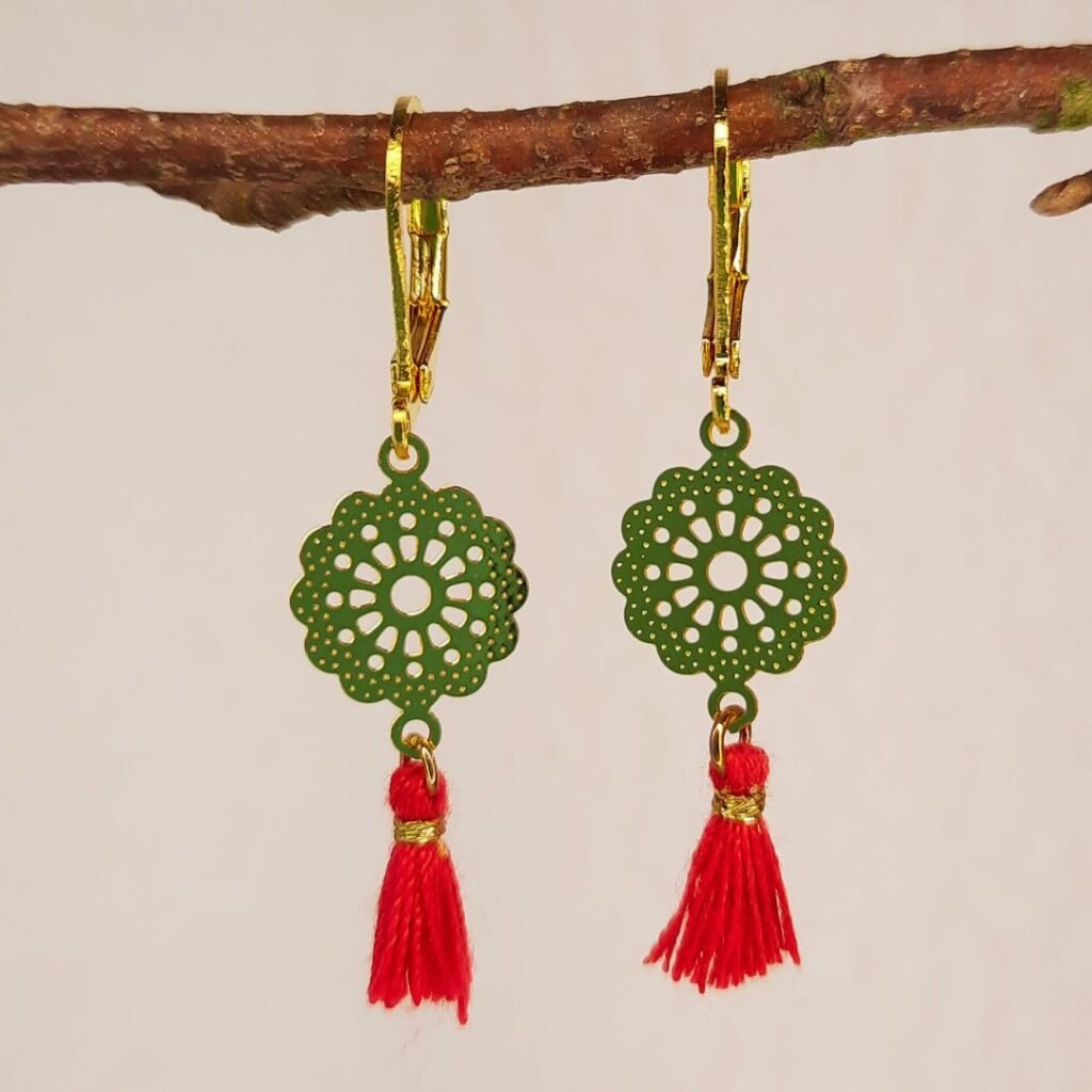 Fleur fuschia tassel earrings