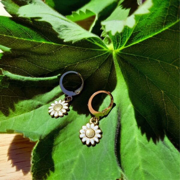 Dasiy earrings